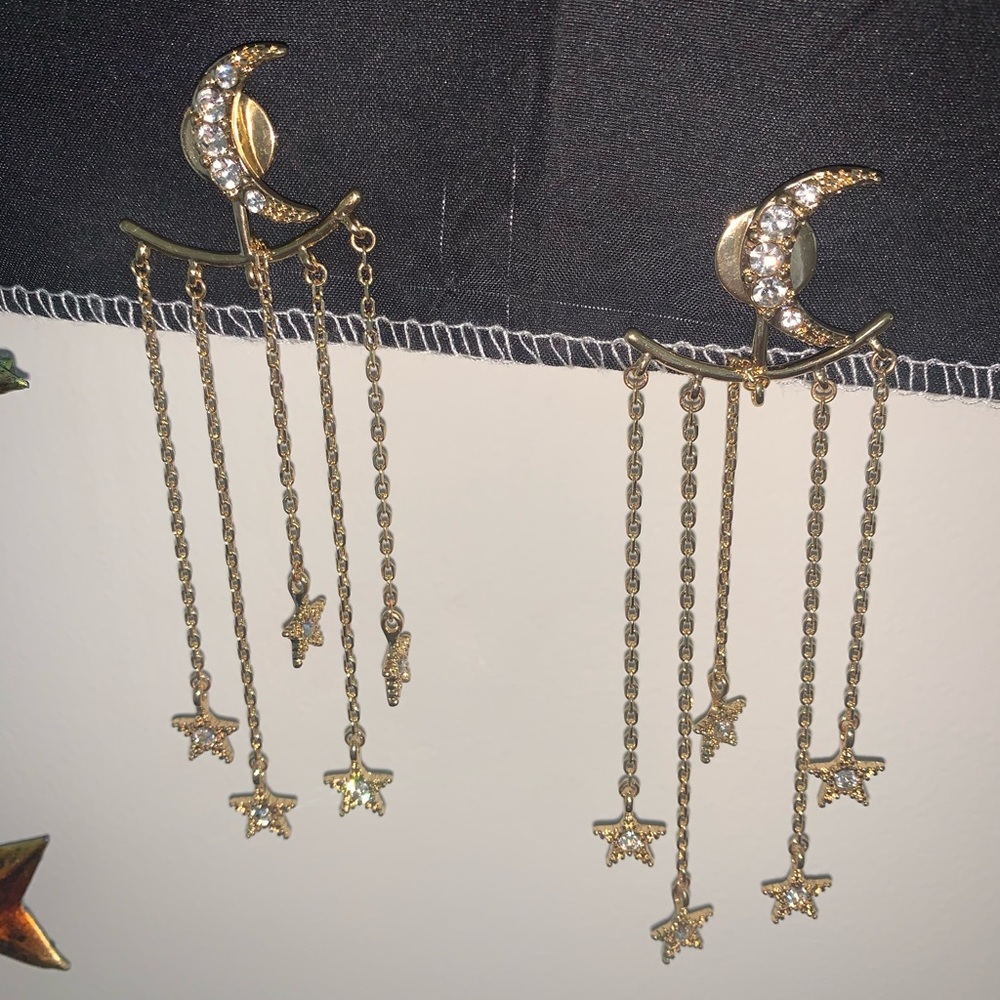 BN STARS!! MOONS!Gold color moon and star earrings